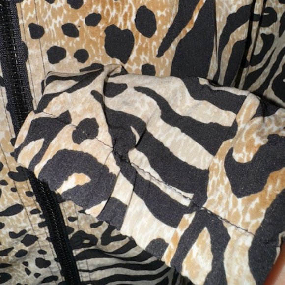 Zenergy by Chico's Size 1 Animal print lightweight jacket/zipper pockets - Picture 6 of 6